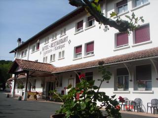 Hotel Pyrenées Atlantique - Saint-Pée-sur-Nivelle - 3