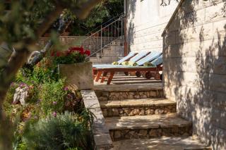 Holiday Home Lukrecia, for 9, private pool, free parking, 450 m from the beach - Supetar - 2