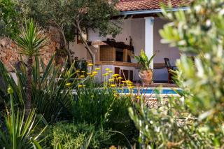 Holiday Home Lukrecia, for 9, private pool, free parking, 450 m from the beach - Supetar - 1