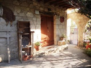 Lantana Stone House - Lemona - 6