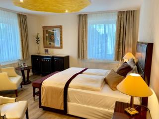Boutique Hotel Goldene Henne - Wolfsburg - 4