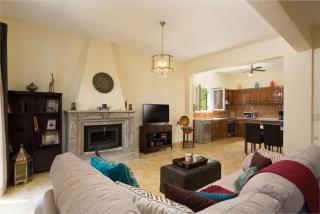 The Four Seasons House City Villa with Pool - Mantoúkion - 6