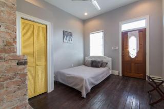 Modern Condo 2 Blocks From Quarters - New Orleans - 2