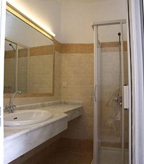 Lambis Studios & Apartments - 3