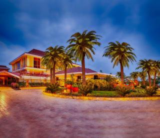 MAYFAIR Lake Resort - Raipur - 8