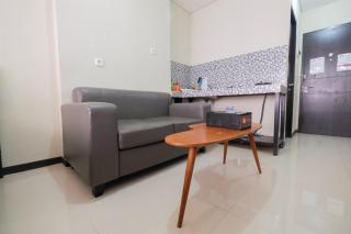 Garden View Studio at Nifarro Park Apartment By Travelio - 8