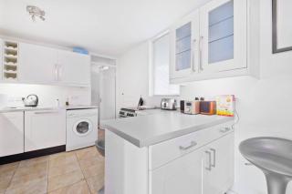 Central London 2 Bed Apartment - London - 6