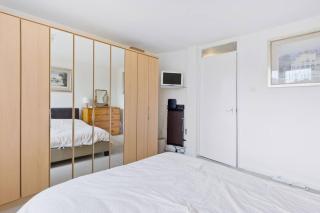 Central London 2 Bed Apartment - London - 3