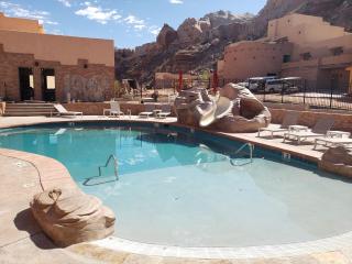Bluff Dwellings Resort - Bluff - 3