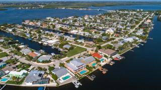 Kokopelli Villa - Matlacha waterfront close to Cap Coral - private home locally managed, fair & honest pricing - Matlacha - 1
