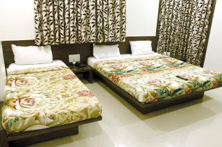 Hotel Shradha Saburi Palace - Shirdi - 7