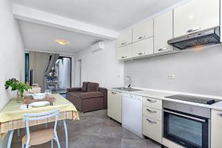 Apartmani Nikola - Zastražišće - 2