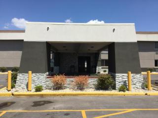 Super 8 by Wyndham South Holland - 7