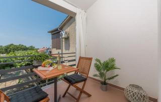 Apartment Green with Balcony - Nova Vas - 1