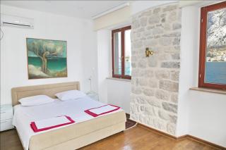 Large Luxury Waterfront Villa 500 square meters with Private Pool and Private Beach for 14 People,PS5,Imac 27",WIFI 7 - Kotor - 2