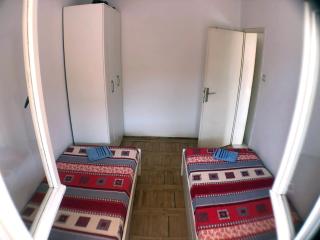 One bedroom Apartment 500m from the beach - 4