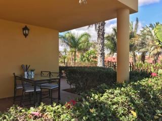 MY PRETTY HOME - Lovely and spacious surrounded by tropical gardens - private covered and uncovered terrace - pool - parking - FREE FIBRE OPTIC INTERNET - Corralejo - 2