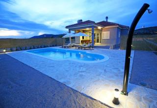 Modern Guest House Rak with beautiful pool - Šibenik - 7