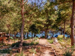 THE SEA CAVE CAMPING - Himare - 2
