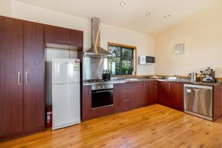 Moeraki with private walkway to Onetangi Beach by Waiheke Unlimited - Onetangi - 5
