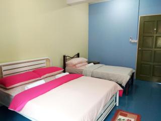 Sandakan Backpackers Hostel - 3