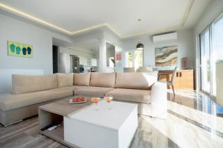 Rooftop Jacuzzi Apartment - 1