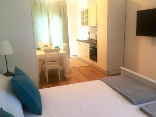 Stone & Salt Studio Apartment - 7