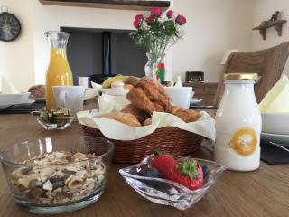 Conway's Cottage with Sea View Nestling by Cliffs-of-Moher - 4