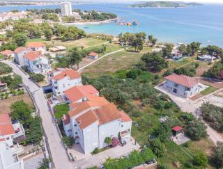 Apartments and Rooms On the Beach - Vodice - 0