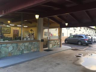 Lamplighter Motel - 8