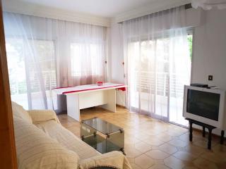 Joel's big and cosy apartment close to the beach - Néoi Epivátai - 3