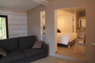 Le Hameau Fleur de Pierres , Chambre , Gite et Table d'Hôtes - Murs - 1