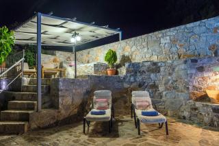 Stone Built Villa Galatia, Poolside & Perfect View - Karés - 2