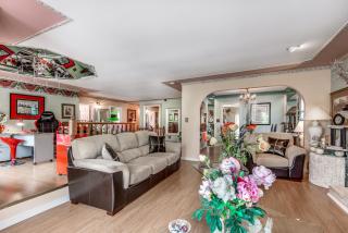 Diana's Luxury Bed and Breakfast - 5