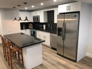 LICENSED MGR - MODERN OCEANFRONT CONDO! BEAUTIFUL OCEAN VIEWS! BEACH RESORT! 2 KING BEDs! - Key Largo - 5