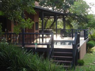 Da Gama Lake Cottages - Coral Tree and Cormorant Cottages - White River - 6