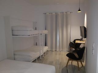 Basic Hotel Sevilla Catedral - 1