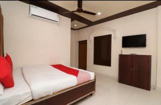 Hotel R D Palace - Varanasi - 3