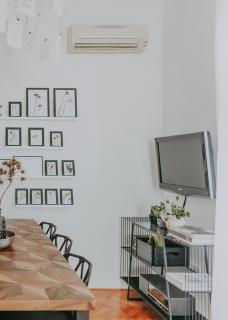 Alloro Boutique Apartment - 8