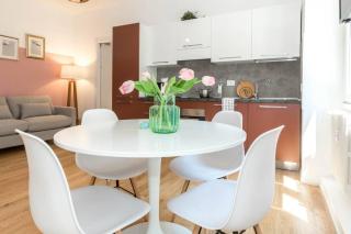 JOIVY Bright Apartment for 4 next to City Life - Milan - 4