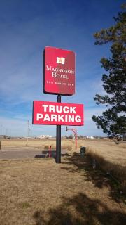 Magnuson Hotel Red Baron - 9