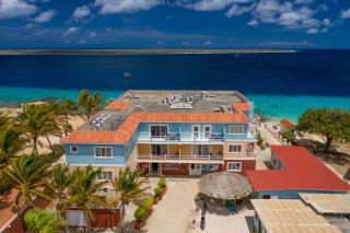 Oceanfront Apartment Yellow Tail Snapper at Den Laman - 1