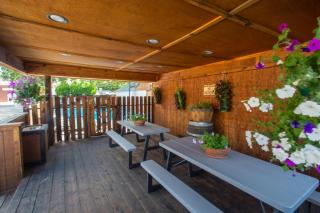 Rustic Inn - 7