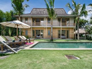 Villa Alea by Villa Finder - Kerobokan - 7