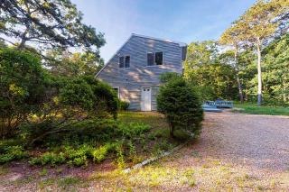 3 Bed 2 Bath Vacation home in West Tisbury - 3