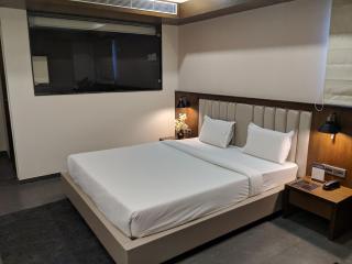 Hotel Avaante Ahmedabad Formerly known as The Orchid Hotel - Ahmedabad - 5