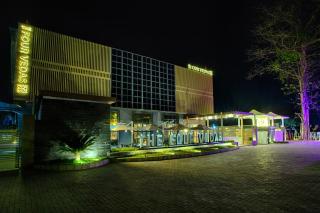 Four Vedas Hotel & Resort - 1