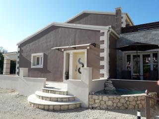 ANTIGONH COUNTRYSIDE VILLA !i - 4