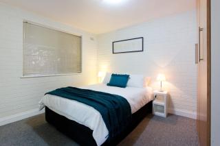 Hensman 5 - 1BRM Unit with Courtyard & Parking - Perth - 1