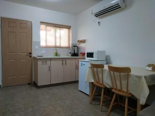 Bait Katan Be Yonatan - Yonatan - 8